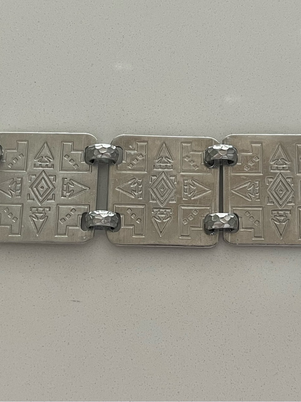 Vintage Silver Tone Aluminum Aztec Style Wide Link Bracelet 8"